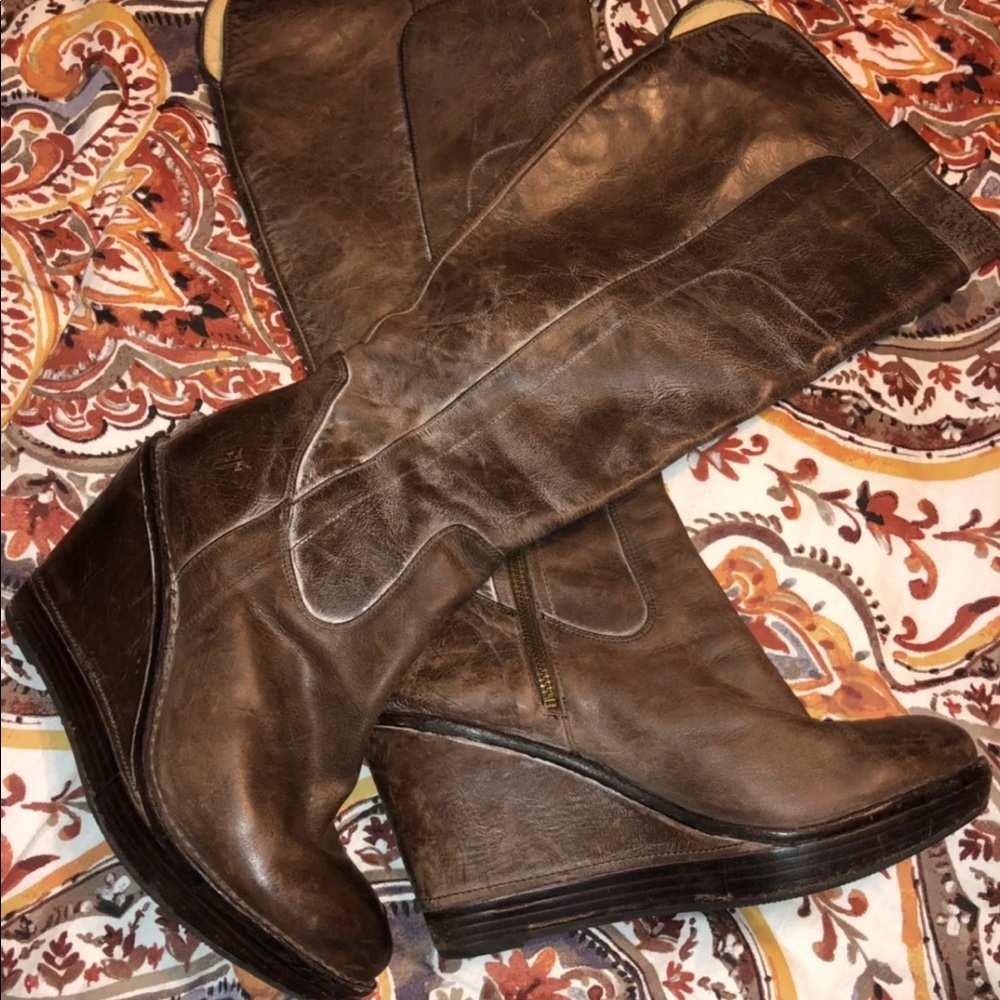 FRYE PAIGE WEDGE TALL BOOTS SZ 8.5 EUC